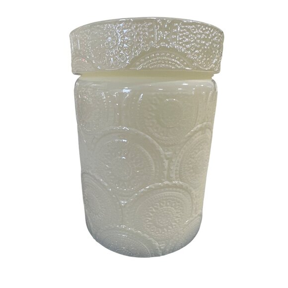 Leoben Candle Leather Santal Candle 18 oz 1-Wick White Textured Glass Jar Soy - Picture 2 of 6